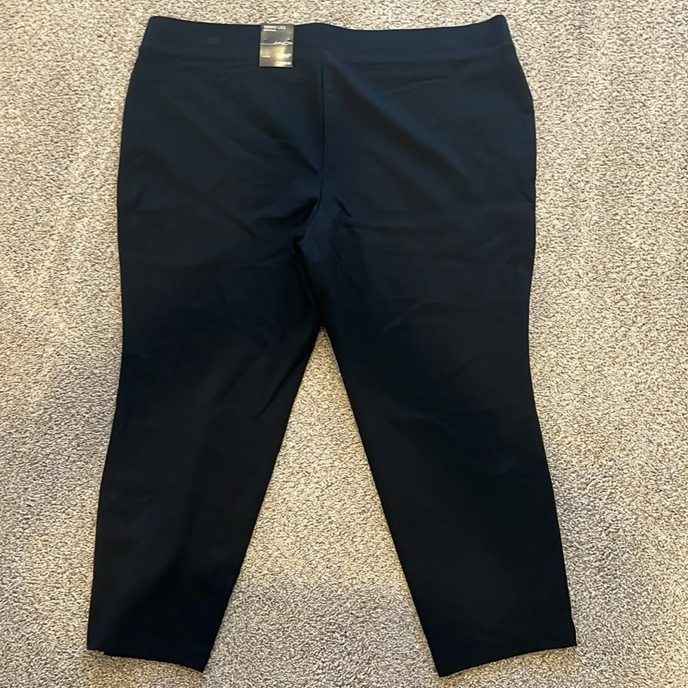 Skinny Leg Petite Plus black Pants - Picture 5 of 5